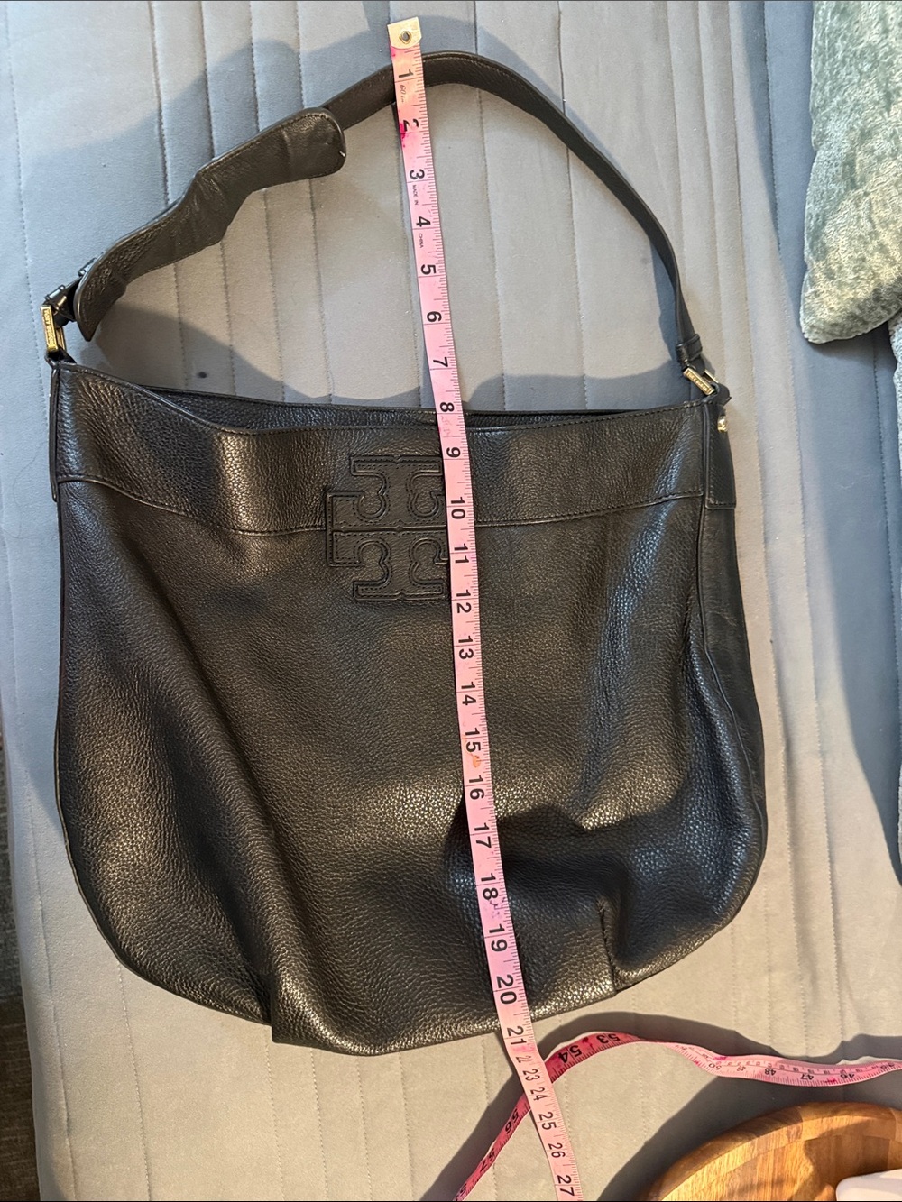 Tory Burch Black Pebbled Leather Hobo Shoulder Bag with Logo - Picture 9 of 17